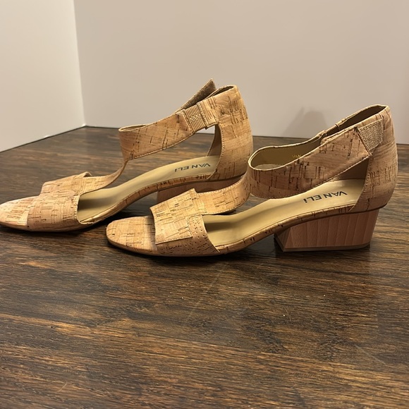 VANELi Sandals, cork upper size 9.5N - Picture 5 of 9